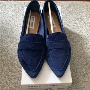 Steve Madden navy suede shoes